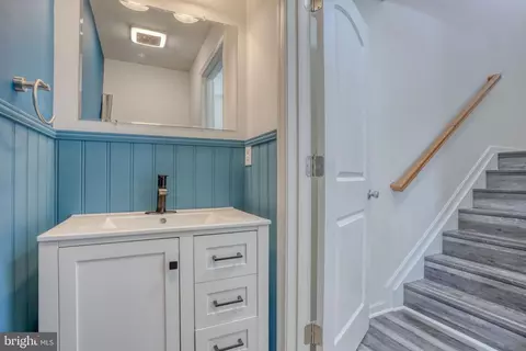Entry Way - 364 Tribbitt St, Dover, DE 19904 photo 3 of 4