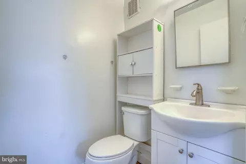 Bath - 74 Par Haven Dr, Dover, DE 19904 photo 3 of 3