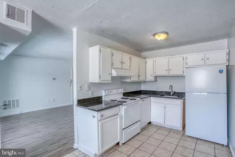 Kitchen - 74 Par Haven Dr, Dover, DE 19904 photo 2 of 4
