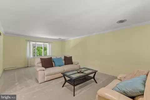 Living - 115 Carnoustie Rd, Dover, DE 19904 photo 1 of 2