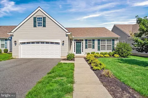 125 E Clarendon Dr, Smyrna, DE 19977