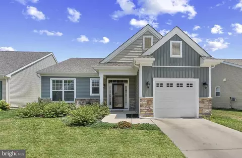 01 Fairmont Ln, Dover, DE 19904