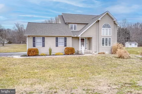 9 Canary Ct, Dover, DE 19904