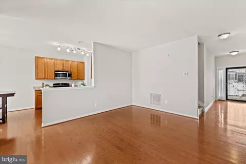 Living - 268 N Red Haven Ln, Dover, DE 19901 photo 2 of 4