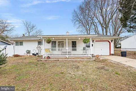 Exterior - 137 President Dr, Dover, DE 19901 photo 2 of 6