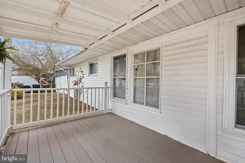Exterior - 137 President Dr, Dover, DE 19901 photo 4 of 6