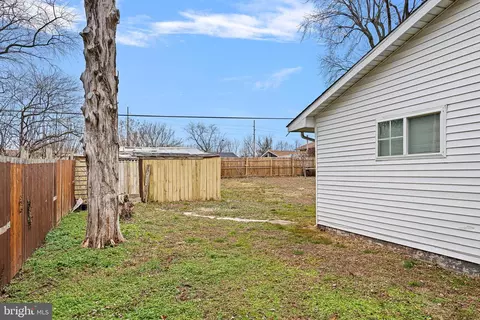 Exterior - 137 President Dr, Dover, DE 19901 photo 5 of 6