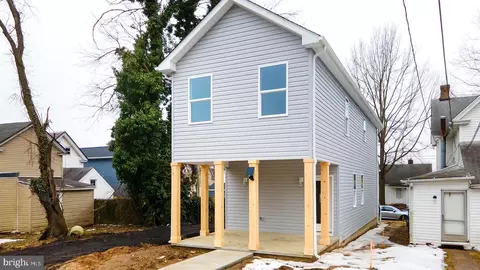 Exterior - 209 N New St, Dover, DE 19904 photo 2 of 4