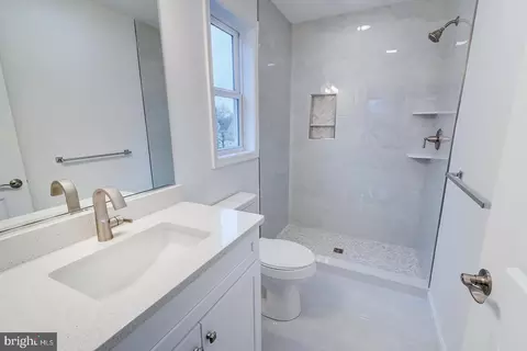 Bath - 209 N New St, Dover, DE 19904 photo 1 of 7