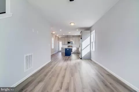 Entry Way - 209 N New St, Dover, DE 19904 photo 3 of 12