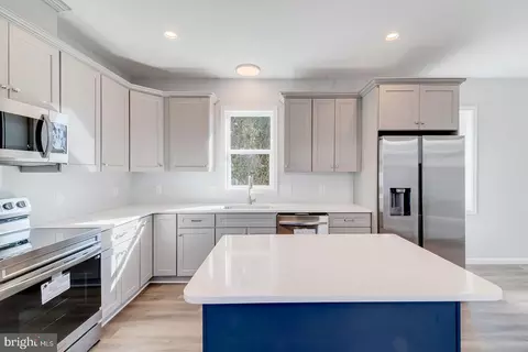Other - 209 N New St, Dover, DE 19904 photo 2 of 12