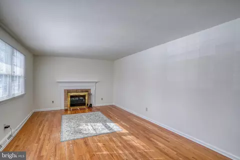 Living - 1199 Charles Dr, Dover, DE 19904 photo 3 of 9