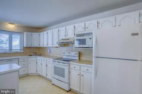 Kitchen - 1199 Charles Dr, Dover, DE 19904 photo 2 of 5