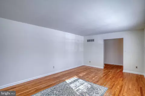 Living - 1199 Charles Dr, Dover, DE 19904 photo 5 of 9