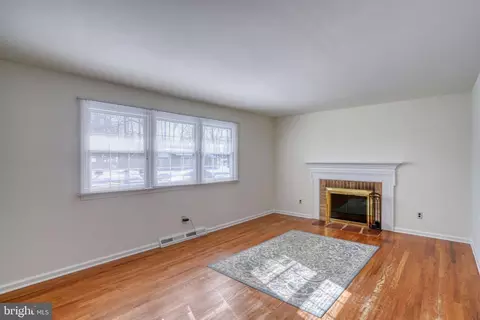 Living - 1199 Charles Dr, Dover, DE 19904 photo 2 of 9