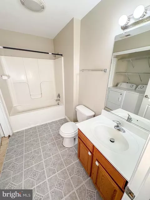 Bath - 17 Ward St, Harrington, DE 19952 photo 1 of 4