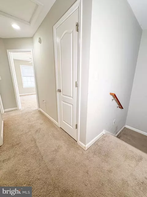 Entry Way - 17 Ward St, Harrington, DE 19952 photo 2 of 3