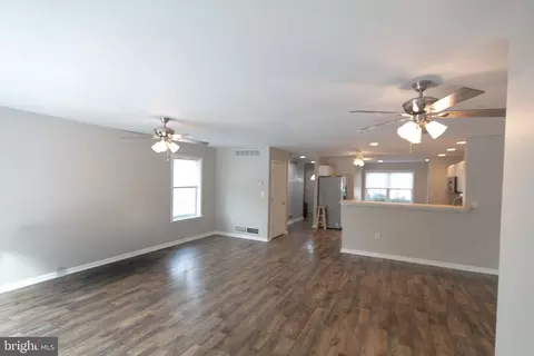 Living - 17 Ward St, Harrington, DE 19952 photo 1 of 2