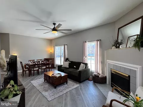 Living - 211 Northdown Dr, Dover, DE 19904 photo 1 of 1