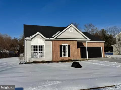 Exterior - 211 Northdown Dr, Dover, DE 19904 photo 3 of 4