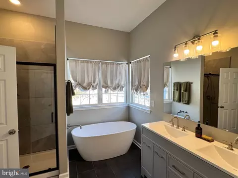 Bath - 211 Northdown Dr, Dover, DE 19904 photo 2 of 3