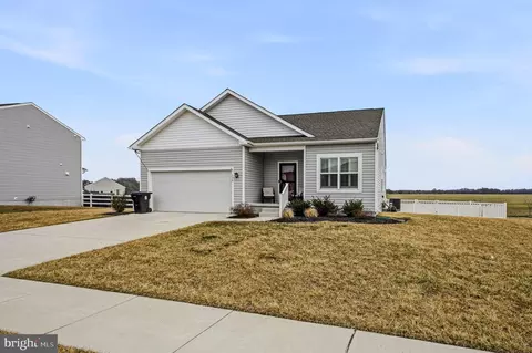 130 Pontoon Dr, Felton, DE 19943
