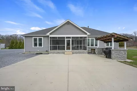 Exterior - 321 Blue Heron Rd, Dover, DE 19904 photo 6 of 7