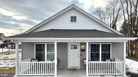 211 Railroad Ave, Harrington, DE 19952