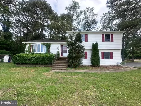 2948 Andrews Lake Rd, Felton, DE 19943