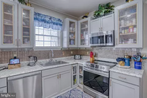 Kitchen - 118 Creek Bend Rd, Dover, DE 19904 photo 1 of 2