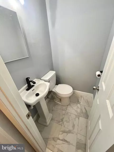 Bath - 68 Forest Creek Dr, Dover, DE 19904 photo 1 of 4