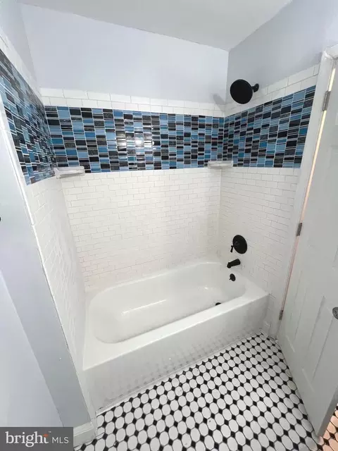 Bath - 68 Forest Creek Dr, Dover, DE 19904 photo 3 of 4