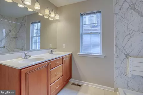 Bath - 662 Vista Ave, Dover, DE 19901 photo 2 of 4