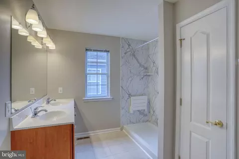 Bath - 662 Vista Ave, Dover, DE 19901 photo 1 of 4
