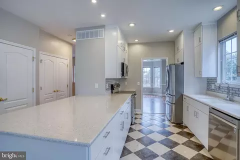 Kitchen - 662 Vista Ave, Dover, DE 19901 photo 2 of 3