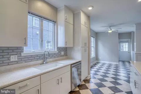 Entry Way - 662 Vista Ave, Dover, DE 19901 photo 5 of 10