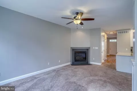 Living - 662 Vista Ave, Dover, DE 19901 photo 4 of 6