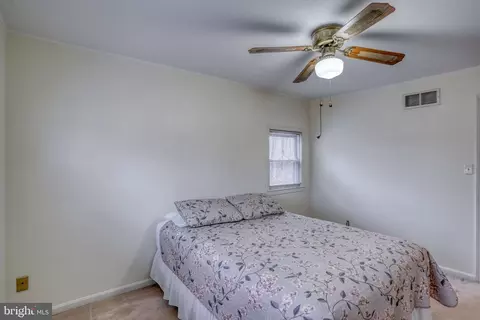 Bedroom - 3384 Pearsons Corner Rd, Dover, DE 19904 photo 3 of 8