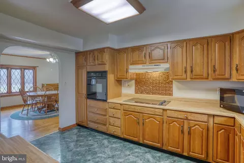 Kitchen - 3384 Pearsons Corner Rd, Dover, DE 19904 photo 4 of 5
