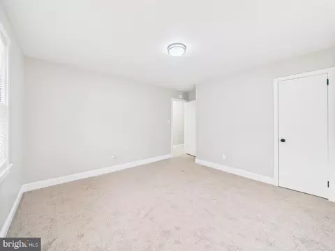 Bedroom - 28 S Queen St, Dover, DE 19904 photo 2 of 9