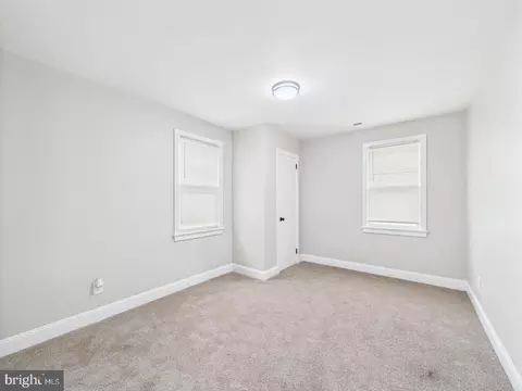 Bedroom - 28 S Queen St, Dover, DE 19904 photo 4 of 9