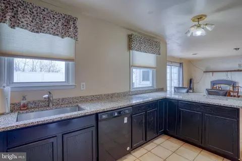 Kitchen - 813 Bacon Ave, Dover, DE 19901 photo 3 of 4