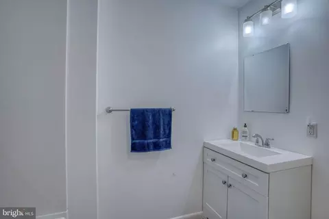 Bath - 813 Bacon Ave, Dover, DE 19901 photo 1 of 3