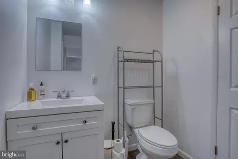 Bath - 813 Bacon Ave, Dover, DE 19901 photo 2 of 3
