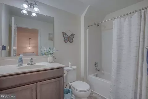 Bath - 320 Clear Stream Dr, Dover, DE 19904 photo 2 of 2