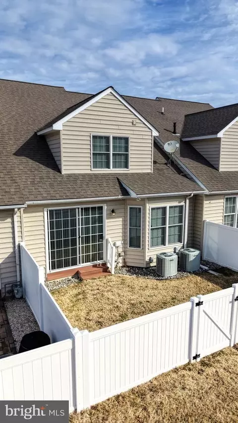 Exterior - 45 Harcrest Ct, Dover, DE 19901 photo 2 of 4