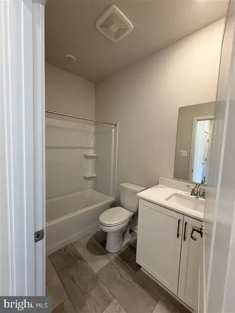 Bath - 1193 Resort Blvd, Dover, DE 19904 photo 1 of 2
