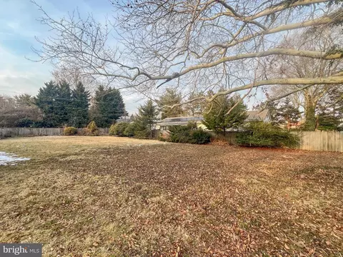 Exterior - 529 Greenhill Rd, Dover, DE 19901 photo 4 of 9