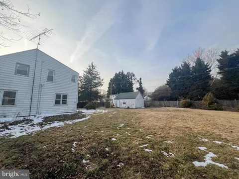 Exterior - 529 Greenhill Rd, Dover, DE 19901 photo 7 of 9
