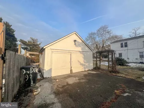 Exterior - 529 Greenhill Rd, Dover, DE 19901 photo 5 of 9
